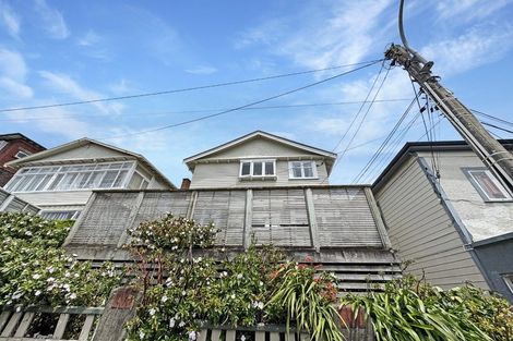 Photo of property in 17 Hankey Street, Mount Cook, Wellington, 6011