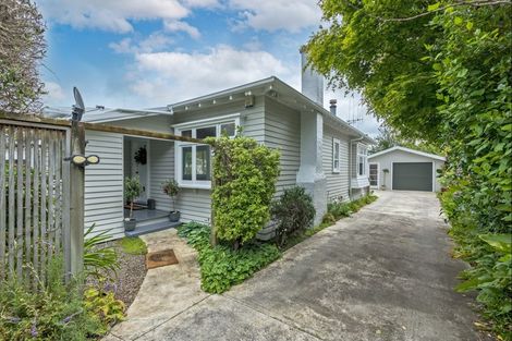 Photo of property in 10 Mahoe Avenue, Takaro, Palmerston North, 4410