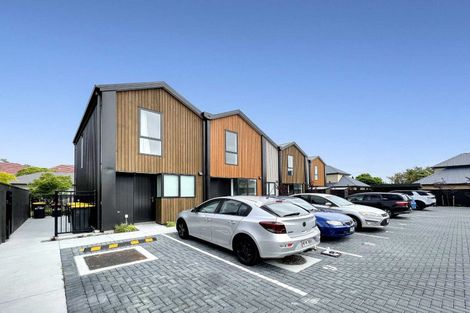 Photo of property in 2/111 Edgeware Road, St Albans, Christchurch, 8014