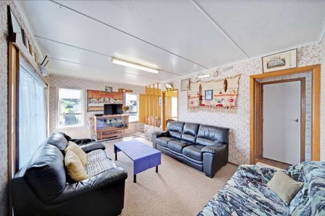 Photo of property in 8 Plumley Crescent, Mangere, Auckland, 2022