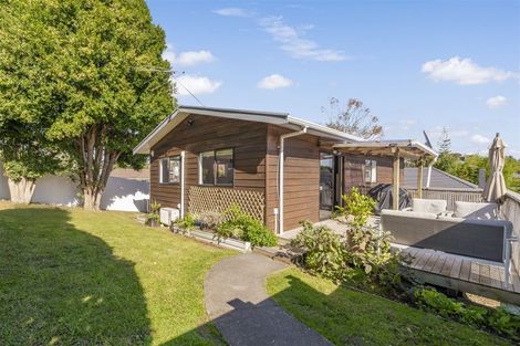 Photo of property in 80 Kervil Avenue, Te Atatu Peninsula, Auckland, 0610