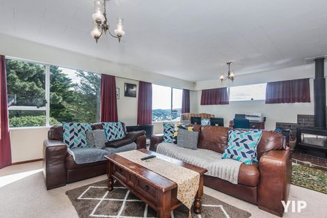 Photo of property in 48 Edgecombe Street, Newlands, Wellington, 6037