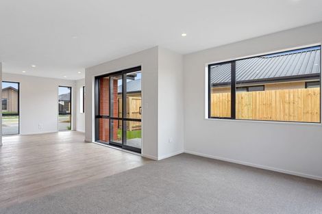 Photo of property in 33 Selfe Crescent, Burwood, Christchurch, 8083