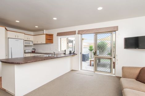 Photo of property in 17 Jelicich Court, Henderson, Auckland, 0612