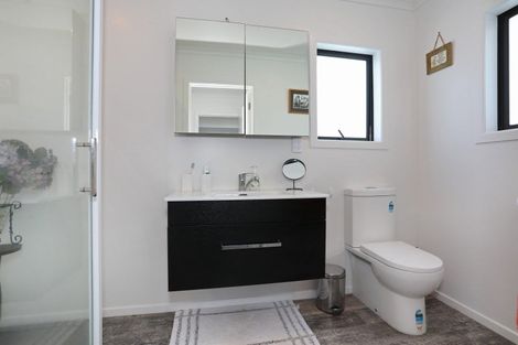 Photo of property in 1 William Street, Marton, 4710