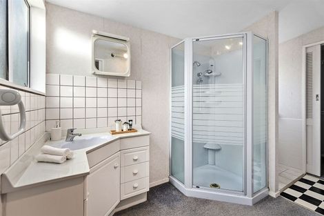 Photo of property in 14 Lane Crescent, Tawa, Wellington, 5028