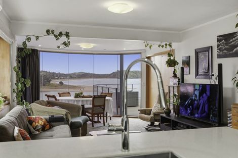 Photo of property in 16 Bush Point Road, Cable Bay, 0420