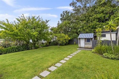 Photo of property in 16 Juniper Road, Sunnynook, Auckland, 0620