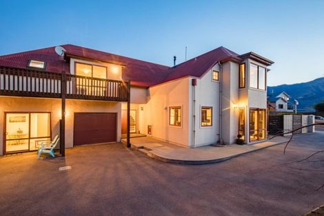 Photo of property in 71 Kings Drive, Wanaka, 9305