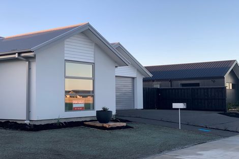 Photo of property in 10 Mccahon Drive, Rangiora, 7400