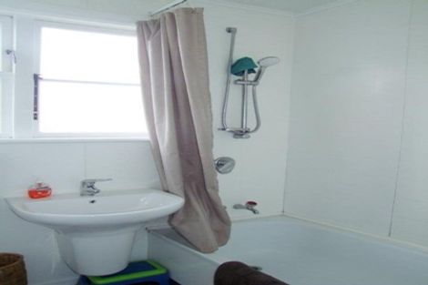 Photo of property in 52 Johnson Street, Milton, 9220