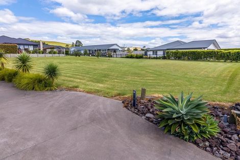 Photo of property in 19 Riverglen Drive, Haruru, 0204