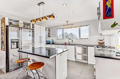 Photo of property in 32a Colwill Road, Massey, Auckland, 0614