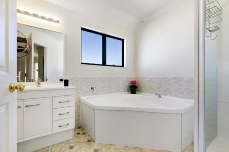 Photo of property in 26 Waverton Terrace, Churton Park, Wellington, 6037