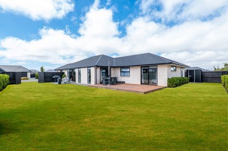 Photo of property in 5 Crest Place, Rolleston, 7615