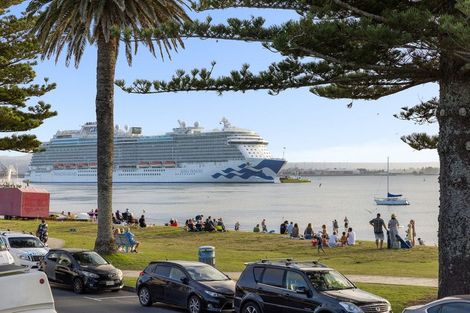 Photo of property in 28 The Mall, Mount Maunganui, 3116