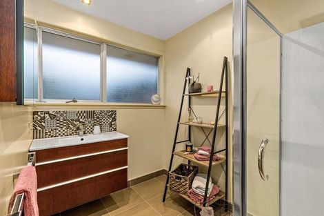 Photo of property in 3 Lowtherhurst Road, Massey, Auckland, 0614