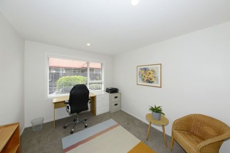 Photo of property in 11 Ludecke Place, Sockburn, Christchurch, 8042
