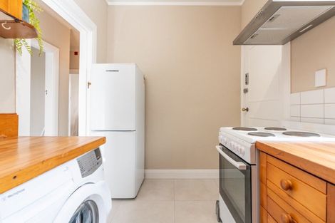 Photo of property in Pukehinau Flats, 4/1 Brooklyn Road, Mount Cook, Wellington, 6011