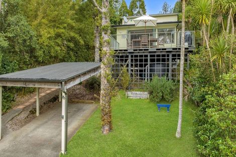 Photo of property in 11 Opou Road, Titirangi, Auckland, 0604