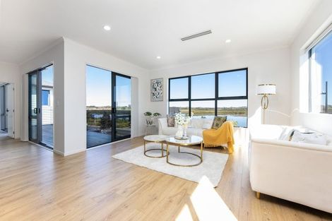 Photo of property in 20 Evergreen Parade, Rosehill, Papakura, 2113