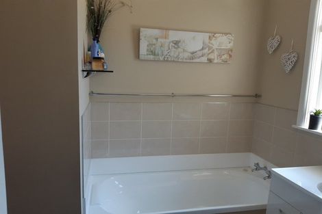 Photo of property in 15 Harpham Street, Taradale, Napier, 4112