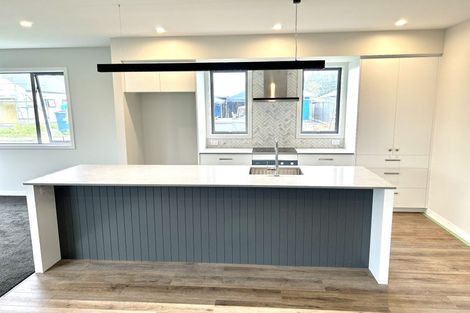 Photo of property in 9 George Yee Place, Taradale, 4112