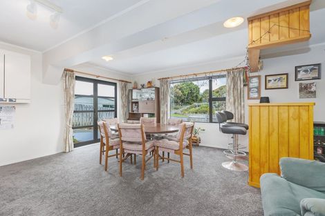 Photo of property in 1 Tamarisk Drive, Riversdale Beach, Masterton, 5872
