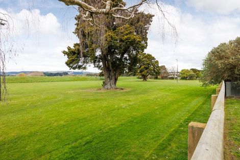 Photo of property in 37 Waterloo Crescent, Hokowhitu, Palmerston North, 4410
