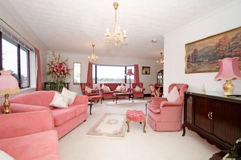 Photo of property in 34 Sturges Road, Henderson, Auckland, 0612