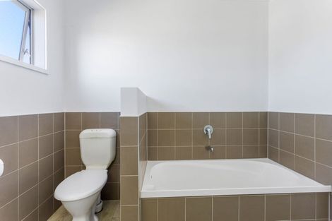 Photo of property in 418a Old Te Atatu Road, Te Atatu Peninsula, Auckland, 0610