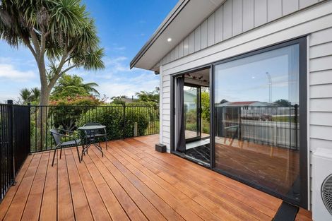 Photo of property in 17 Pukatea Street, Inglewood, 4330