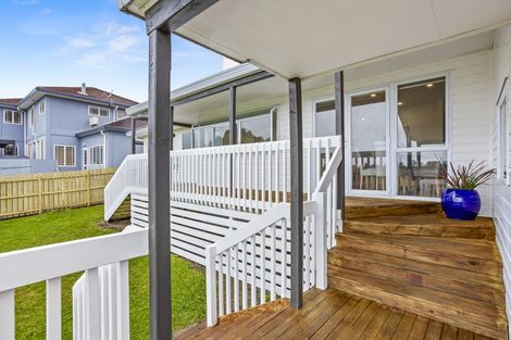Photo of property in 16 Alec Craig Way, Gulf Harbour, Whangaparaoa, 0930