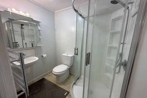 Photo of property in 11 Roberts Road, Glenfield, Auckland, 0629