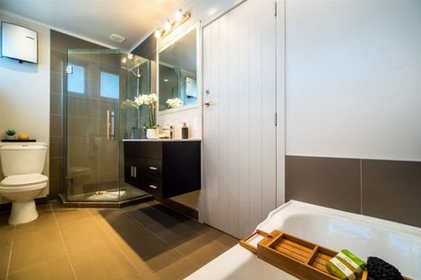 Photo of property in 8 Catrina Avenue, Birkenhead, Auckland, 0626