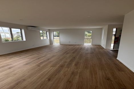 Photo of property in 20 Edwards Avenue, Henderson, Auckland, 0610