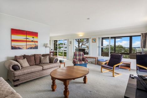 Photo of property in 23 Roberts Road, Matakatia, Whangaparaoa, 0930