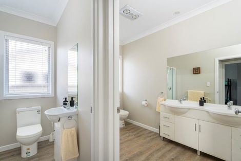 Photo of property in 4 Eyre Street, Henderson, Auckland, 0612