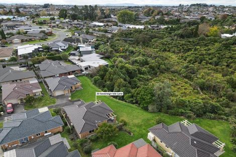Photo of property in 23 Sovereign Isle Lane, Rototuna, Hamilton, 3210