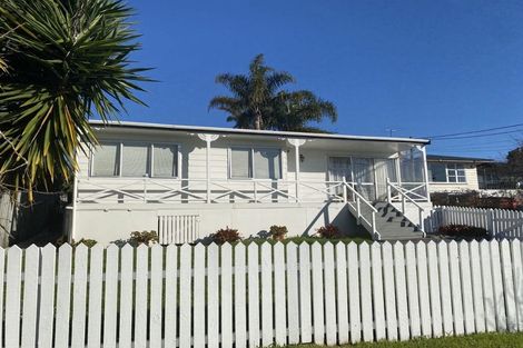 Photo of property in 1/12 Sherwood Avenue, Te Atatu South, Auckland, 0610