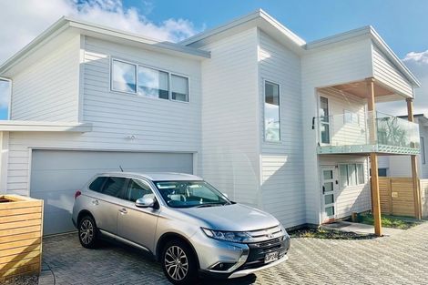 Photo of property in 10a Glenfield Road, Birkenhead, Auckland, 0626