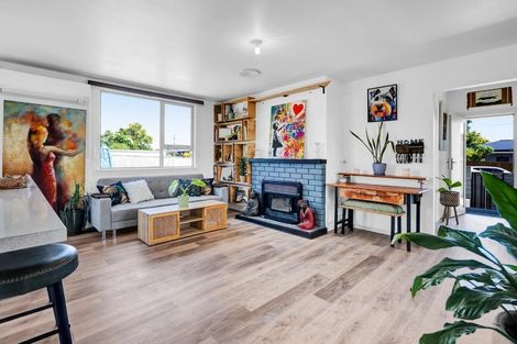 Photo of property in 21 Carthew Street, Okato, 4335