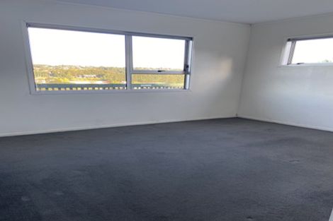 Photo of property in 1/26 Noeleen Street, Glenfield, Auckland, 0629