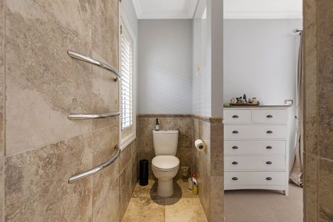 Photo of property in 6 Carlton Avenue, Palmerston North, 4414
