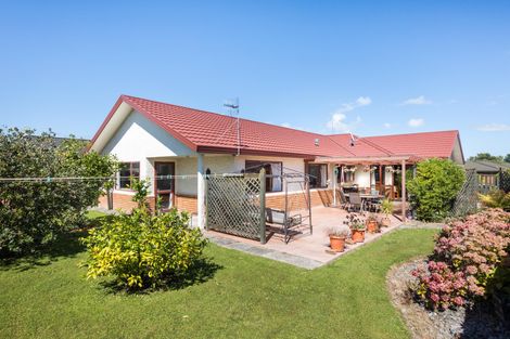 Photo of property in 14 Montana Way, Milson, Palmerston North, 4414