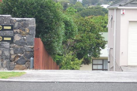 Photo of property in 2/115 Chivalry Road, Glenfield, Auckland, 0629