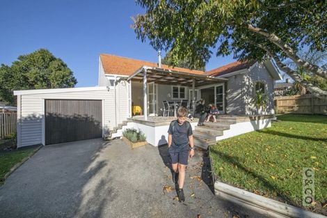 Photo of property in 43 Cambridge Road, Riverhead, 0820