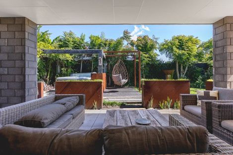 Photo of property in 10 Cooke Farm Grove, Waiwhakaiho, New Plymouth, 4312