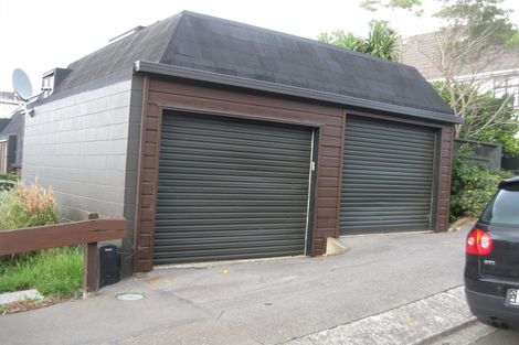 Photo of property in 2/27 Macdonald Crescent, Te Aro, Wellington, 6011