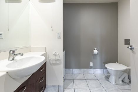Photo of property in St Peters Apartments, 10a/192 Willis Street, Te Aro, Wellington, 6011